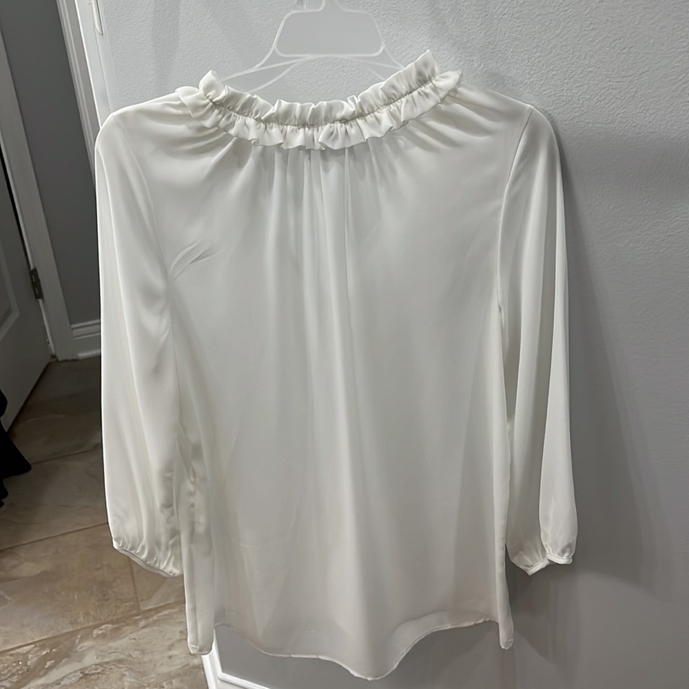 White blouse - Picture 2 of 2